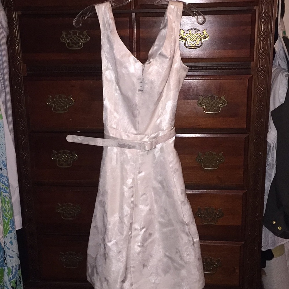 Whitehouse Black Market Dress w/Pockets
